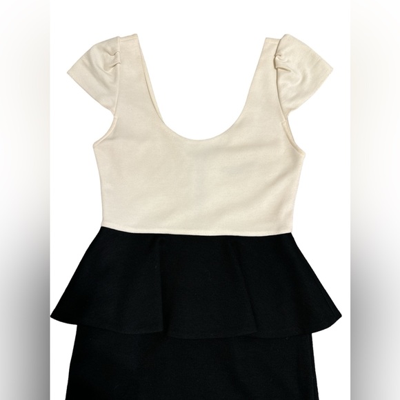 Alice + Olivia sz 2 Peplum Sexy Work Dress Cream Top Black Pencil Skirt Dress - Picture 5 of 11